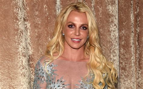 britney spears nackt|Britney Spears bares all during exotic vacation to French Polynesia